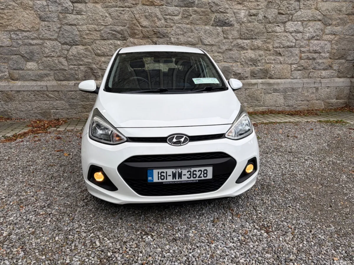Hyundai i10 Hatchback, Petrol, 2016, White