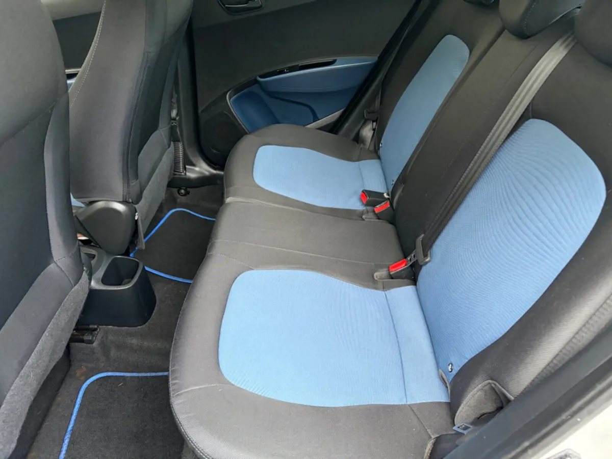 Hyundai i10 Hatchback, Petrol, 2016, White