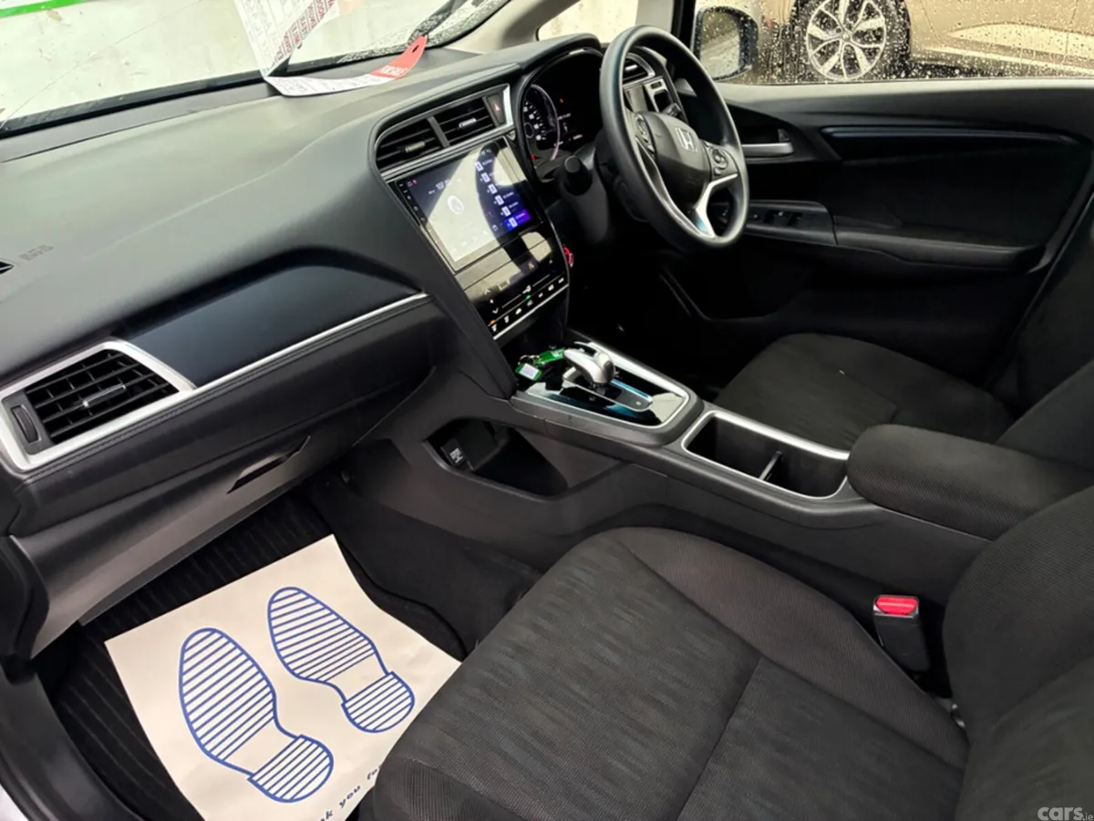 Honda Shuttle Estate, Petrol Hybrid, 2020, Silver