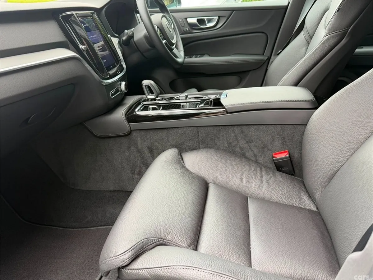 Volvo V60 Estate, Petrol Plug-in Hybrid, 2025, Grey