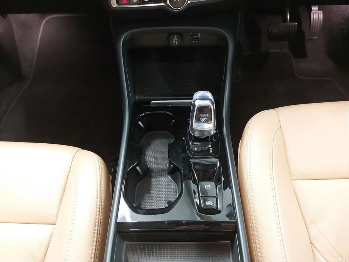 Volvo XC40 SUV, Petrol Plug-in Hybrid, 2022, Black