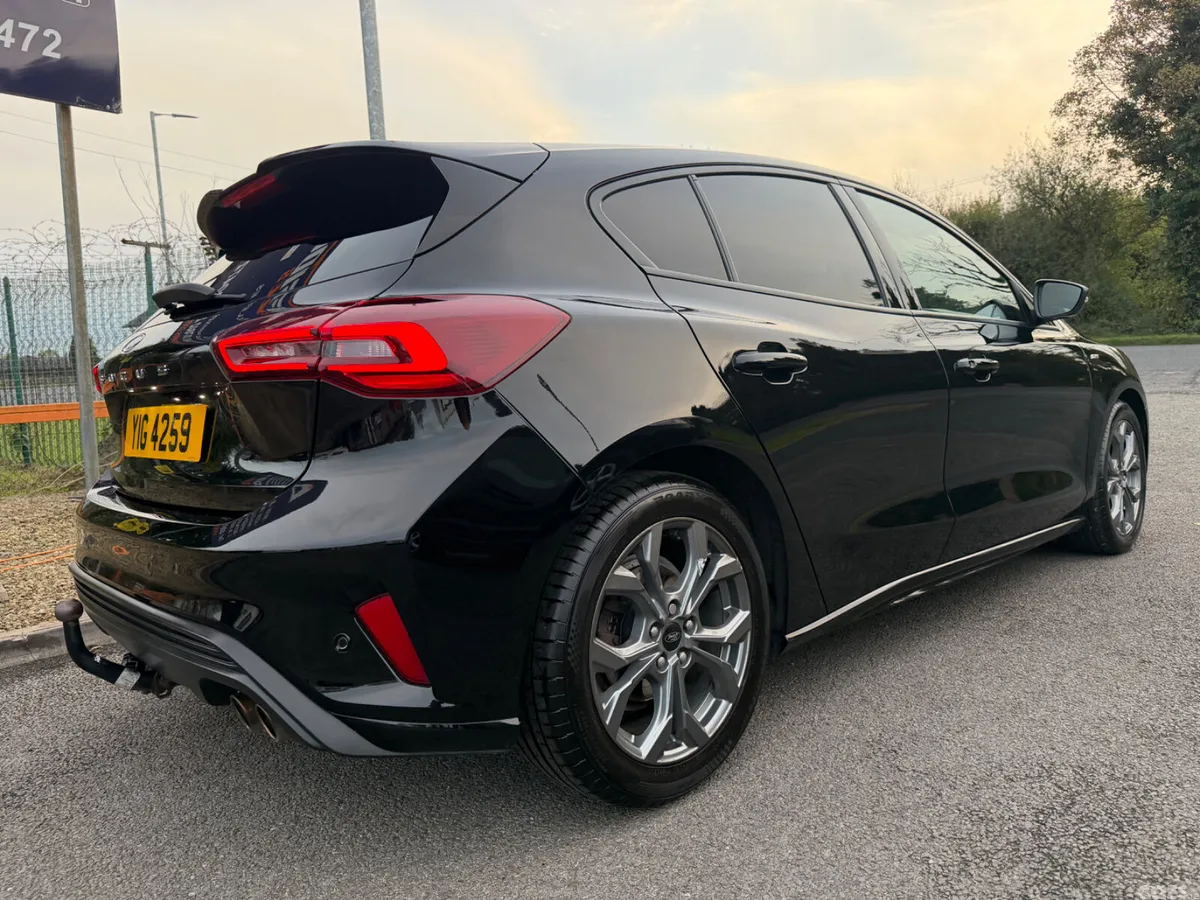 Ford Focus Hatchback, Petrol, 2023, Black