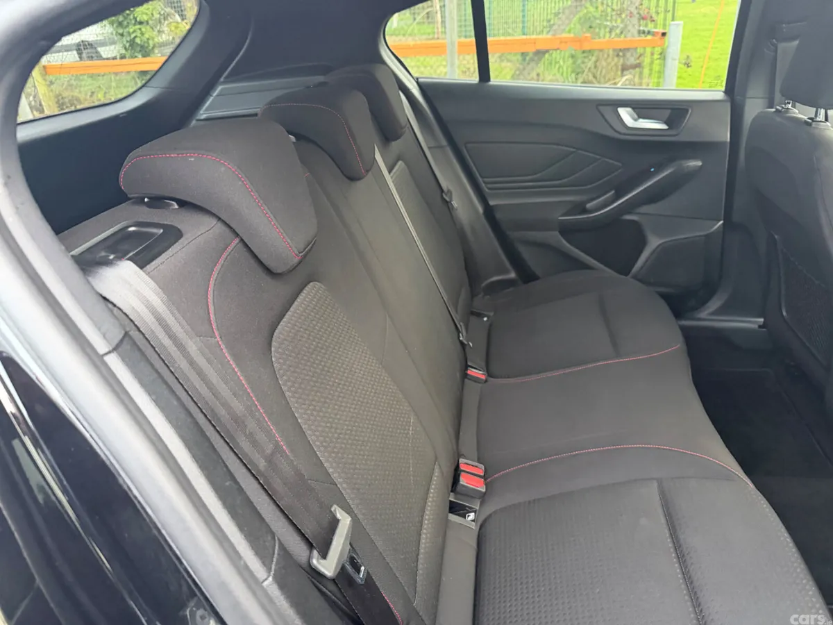 Ford Focus Hatchback, Petrol, 2023, Black