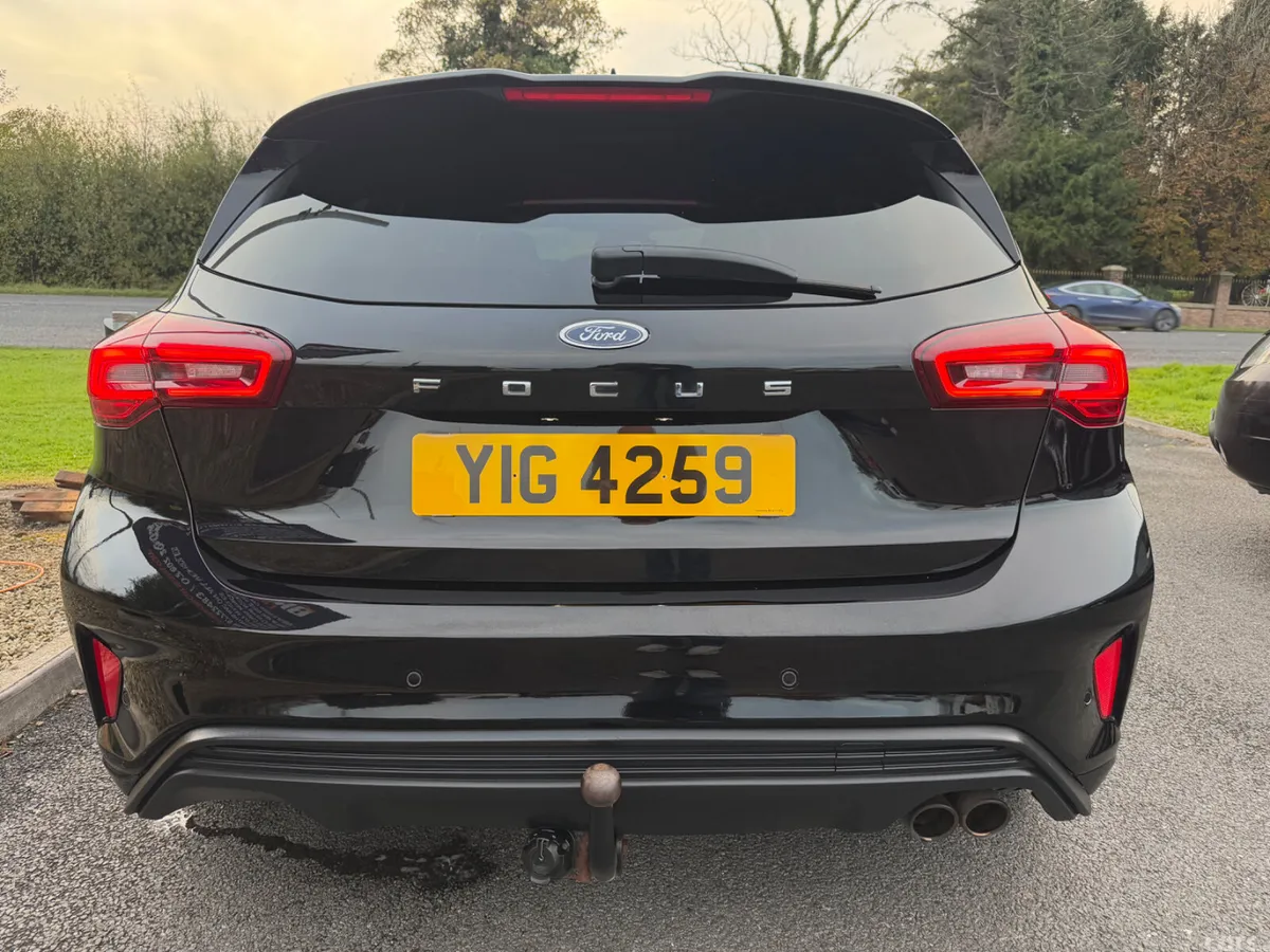 Ford Focus Hatchback, Petrol, 2023, Black