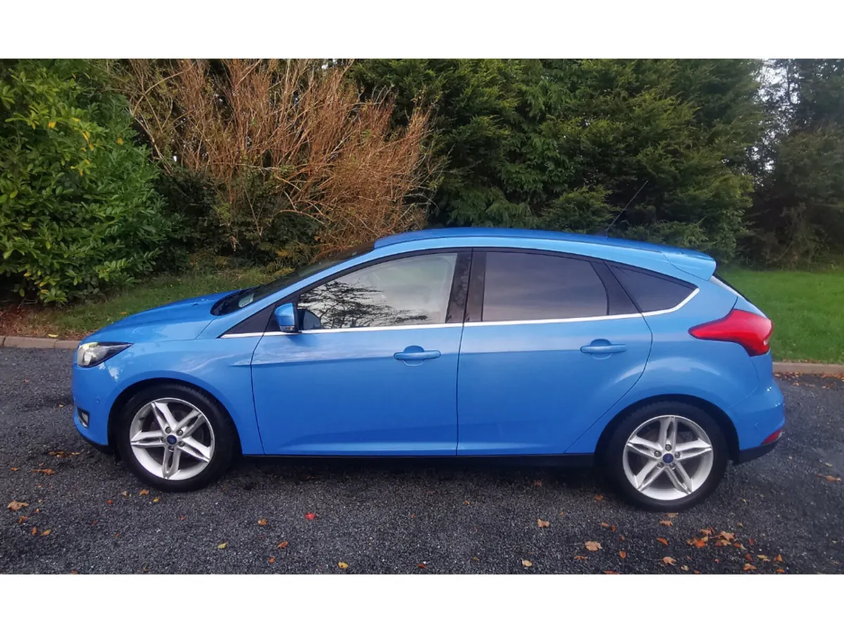 Ford Focus Hatchback, Petrol, 2016, Blue