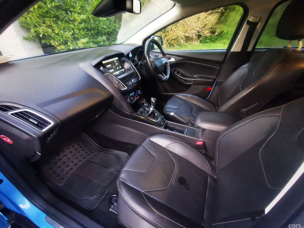 Ford Focus Hatchback, Petrol, 2016, Blue