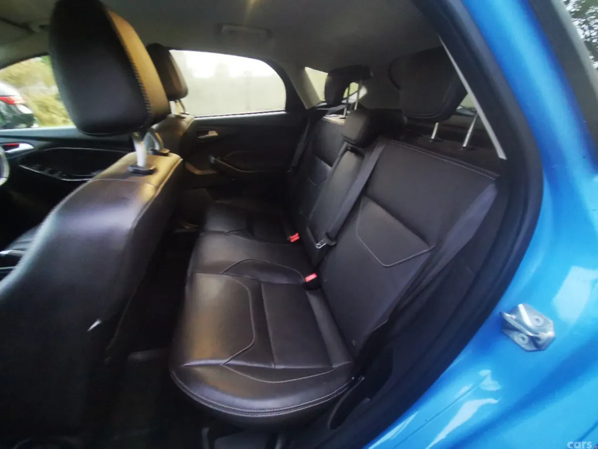 Ford Focus Hatchback, Petrol, 2016, Blue