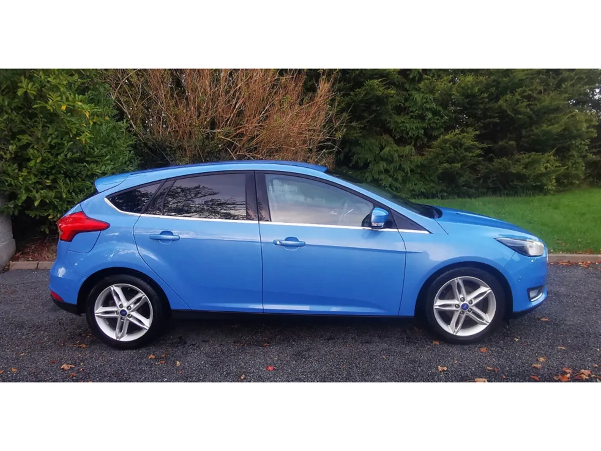 Ford Focus Hatchback, Petrol, 2016, Blue