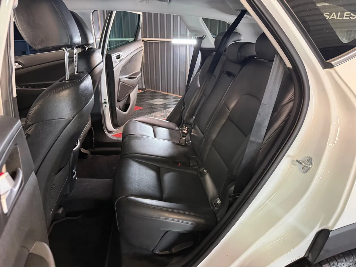 Hyundai Tucson SUV, Diesel, 2019, White
