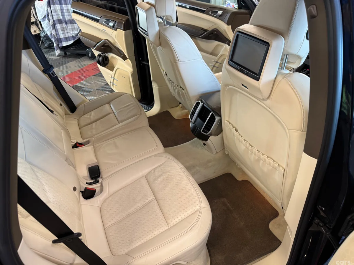 Porsche Cayenne SUV, Diesel, 2012, Black