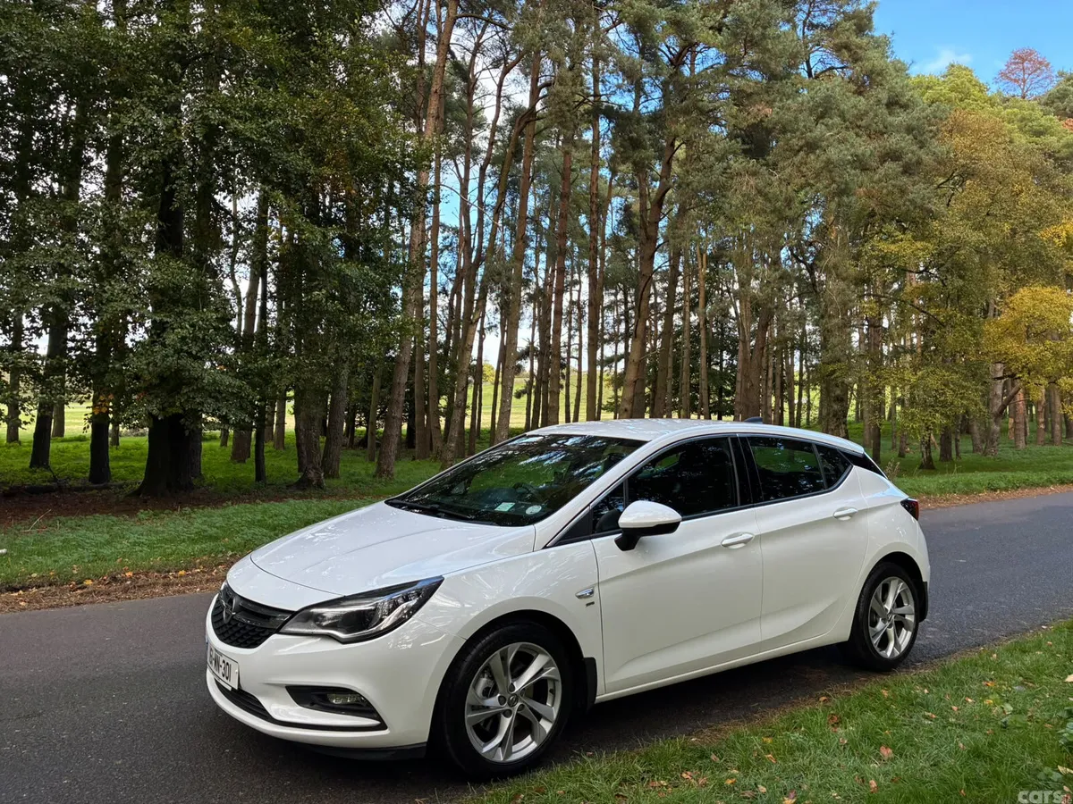 Opel Astra Hatchback, Diesel, 2016, White