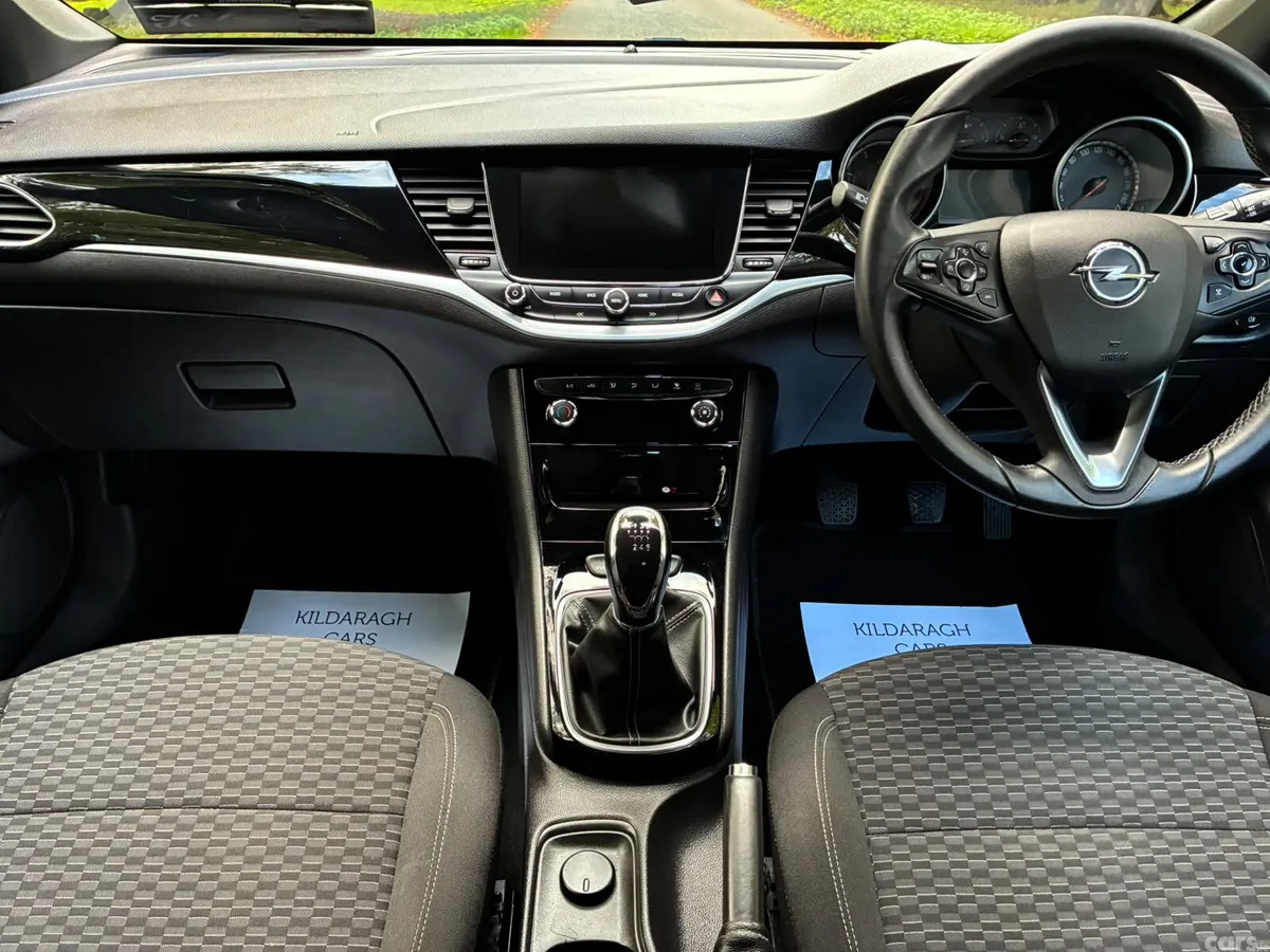 Opel Astra Hatchback, Diesel, 2016, White