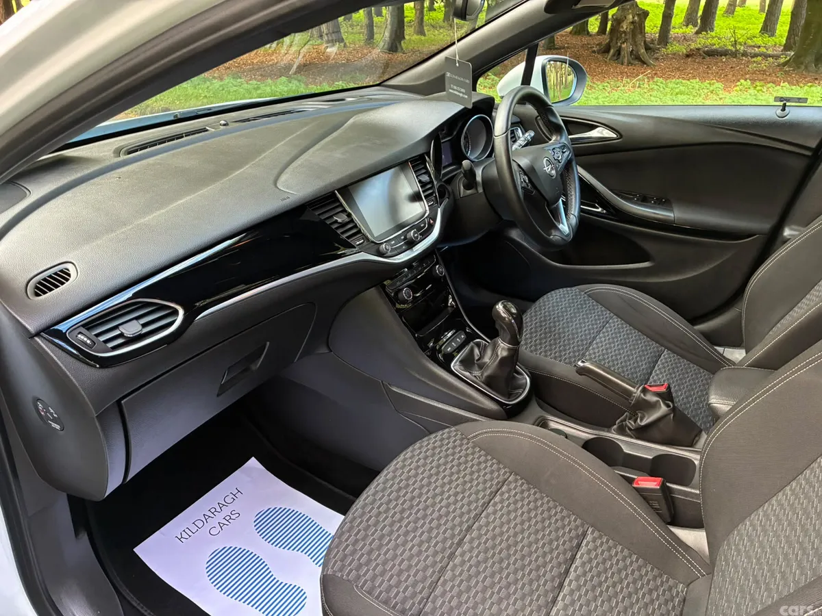 Opel Astra Hatchback, Diesel, 2016, White