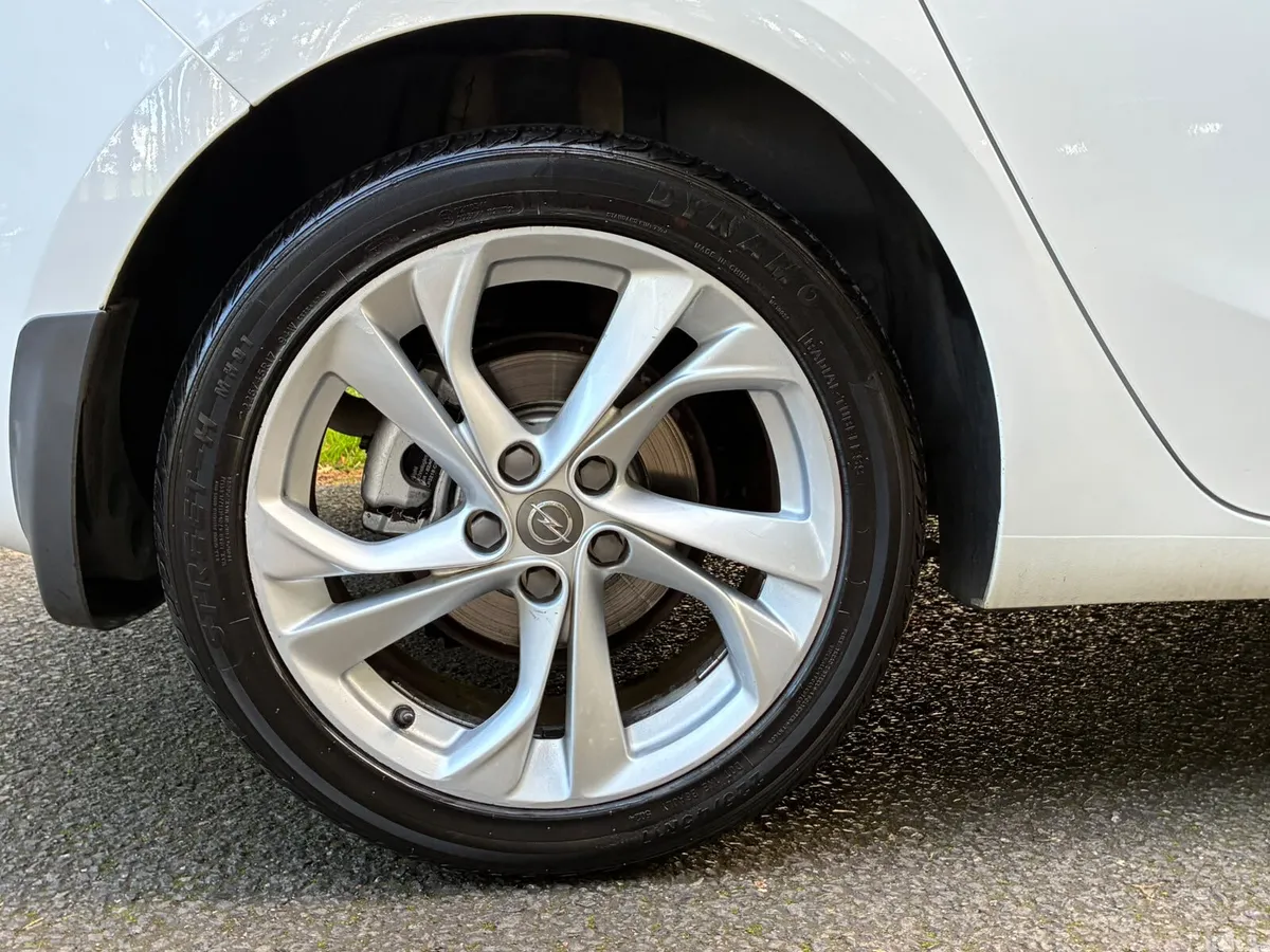 Opel Astra Hatchback, Diesel, 2016, White