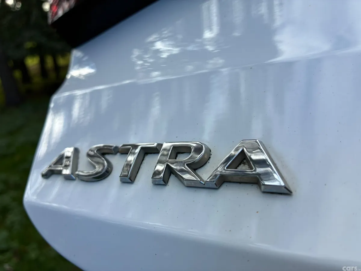 Opel Astra Hatchback, Diesel, 2016, White