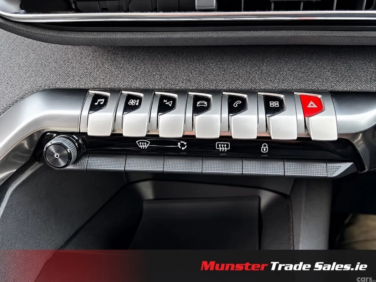 Peugeot 3008 MPV, Diesel, 2022, White