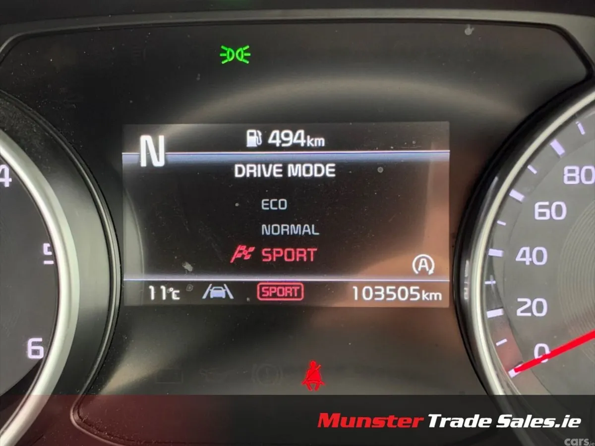 Kia Ceed Hatchback, Diesel Hybrid, 2023, White