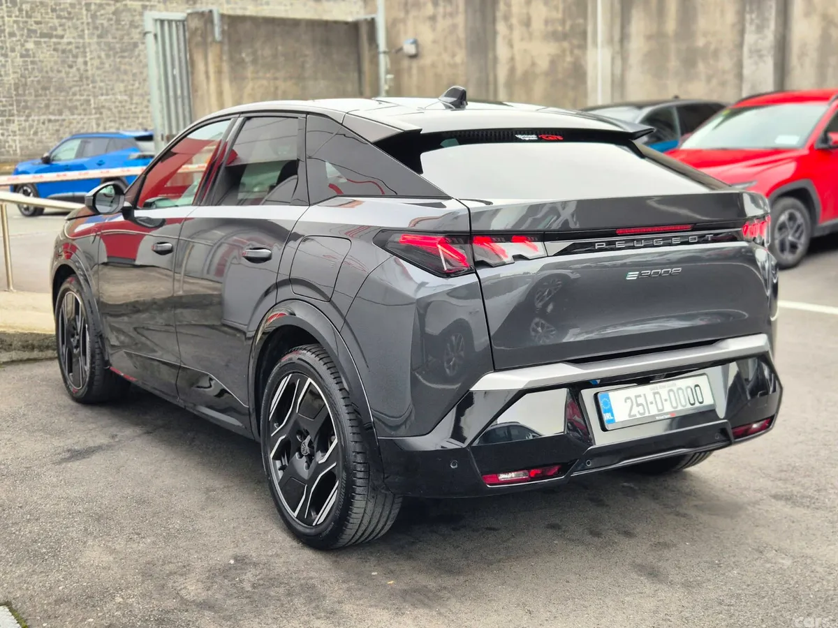 Peugeot 3008 SUV, Electric, 2025, Grey