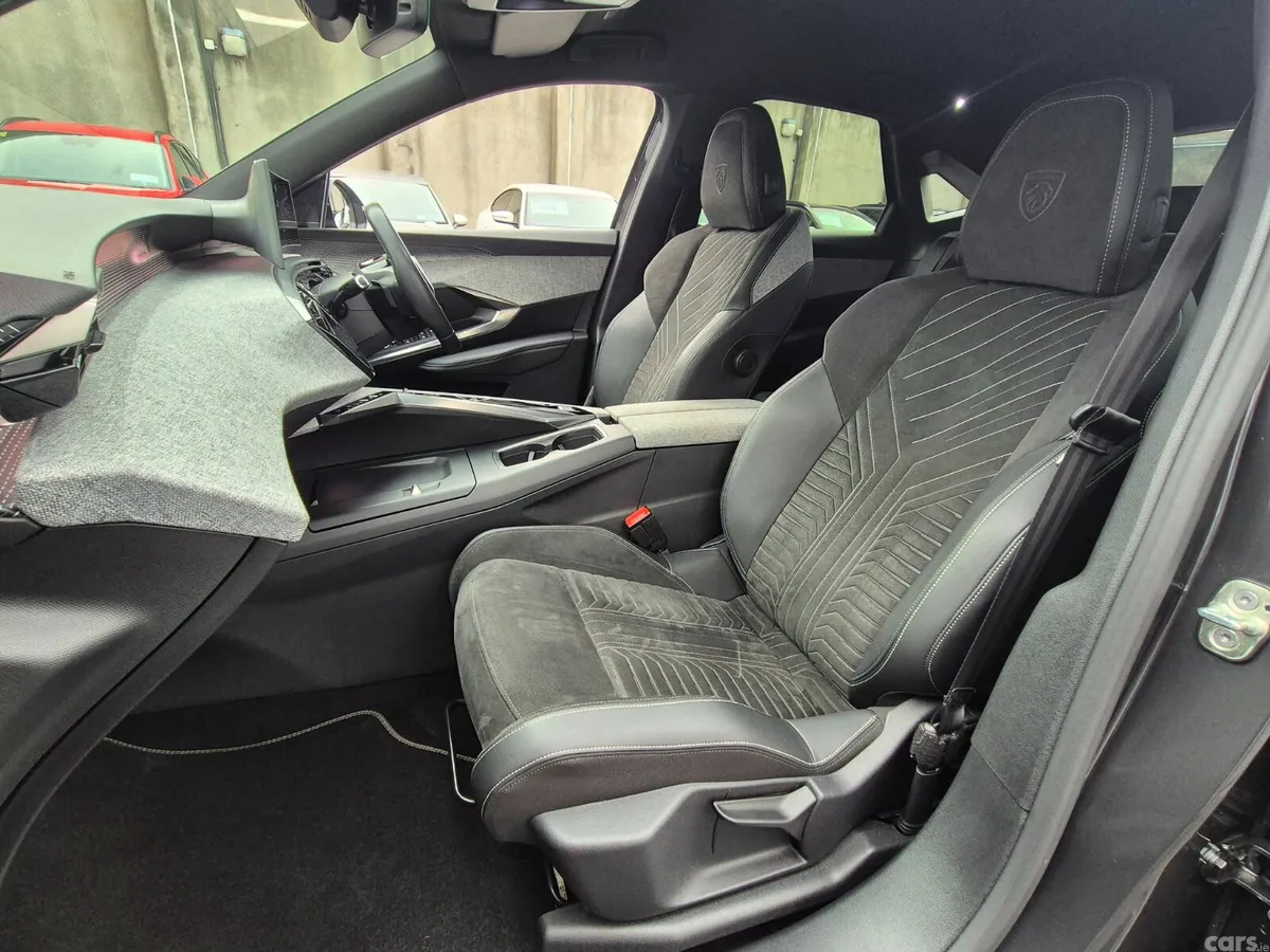 Peugeot 3008 SUV, Electric, 2025, Grey