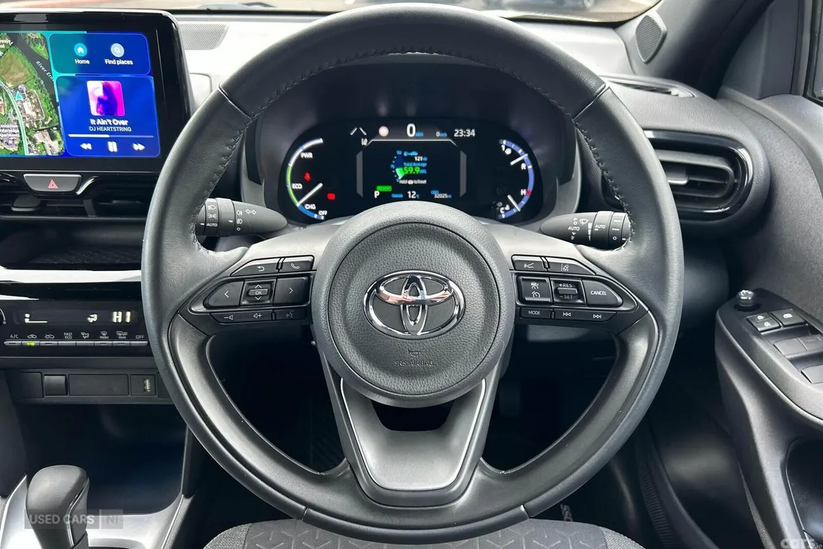 Toyota Yaris Cross SUV, Petrol Hybrid, 2023, White