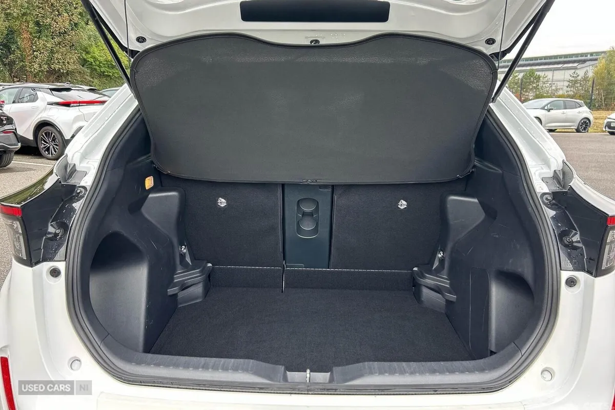Toyota Yaris Cross SUV, Petrol Hybrid, 2023, White