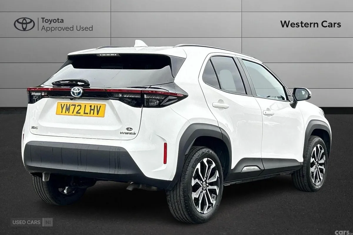 Toyota Yaris Cross SUV, Petrol Hybrid, 2023, White