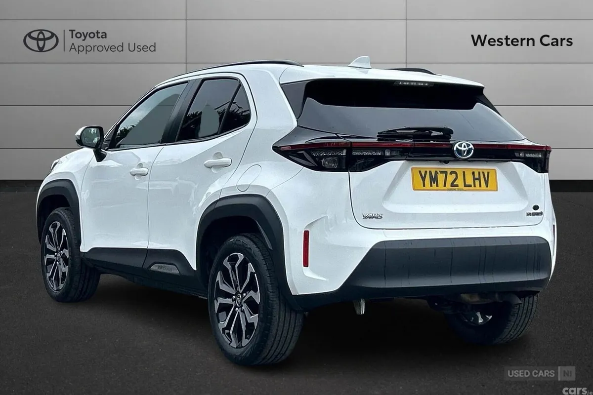 Toyota Yaris Cross SUV, Petrol Hybrid, 2023, White