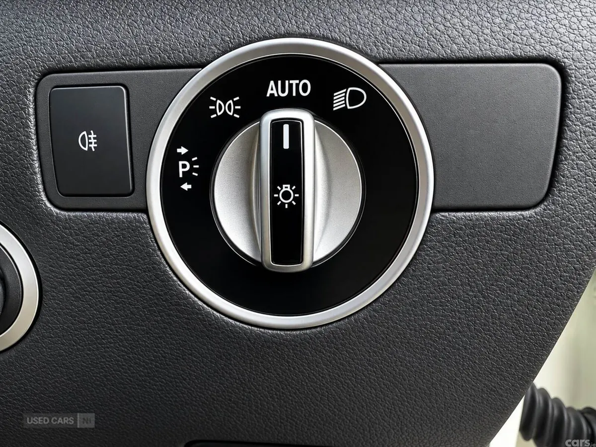 Mercedes-Benz B-Class , Petrol, 2015, White
