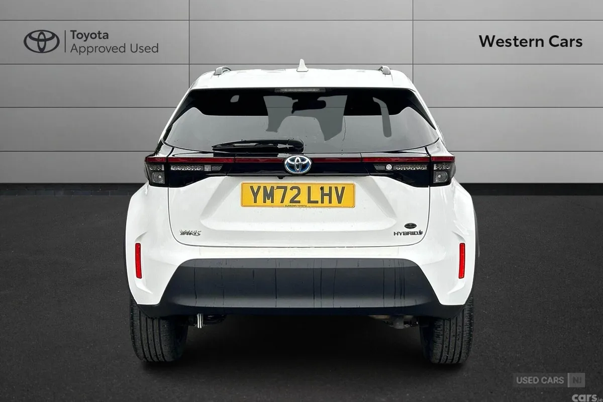 Toyota Yaris Cross SUV, Petrol Hybrid, 2023, White
