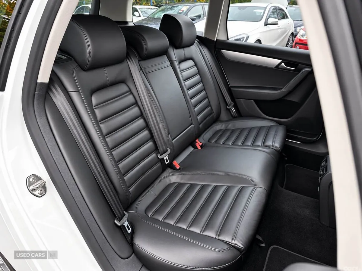 Volkswagen Passat , Petrol, 2015, White