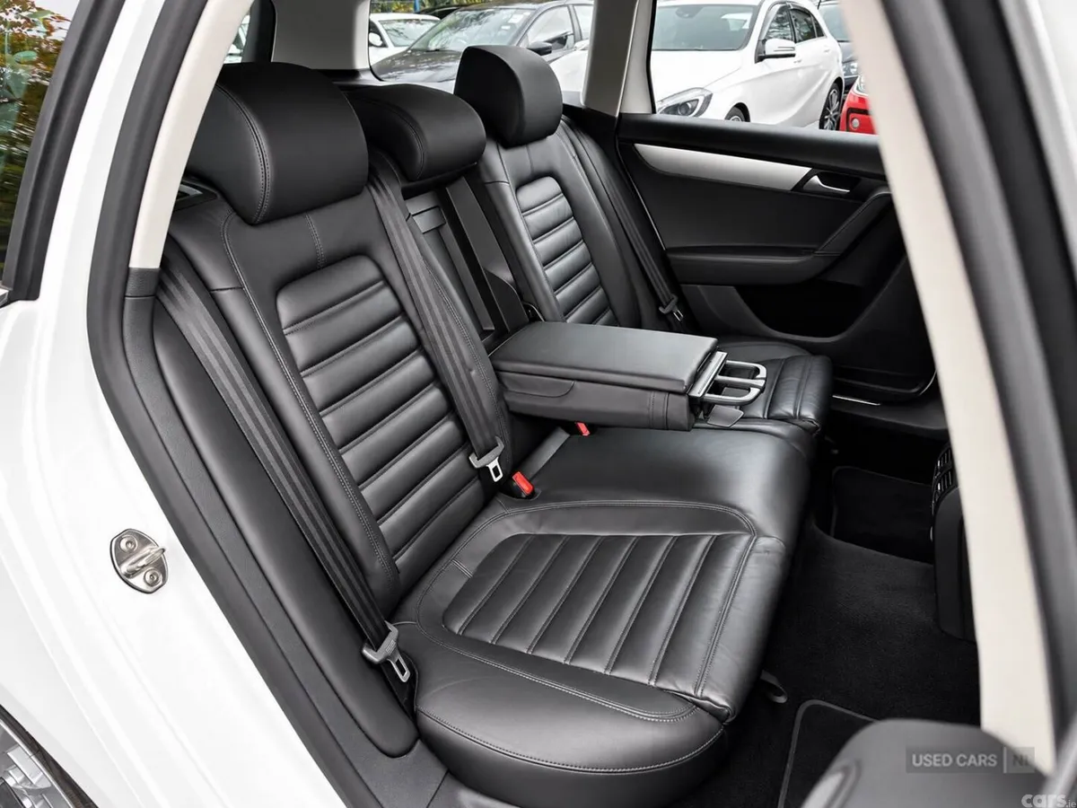 Volkswagen Passat , Petrol, 2015, White