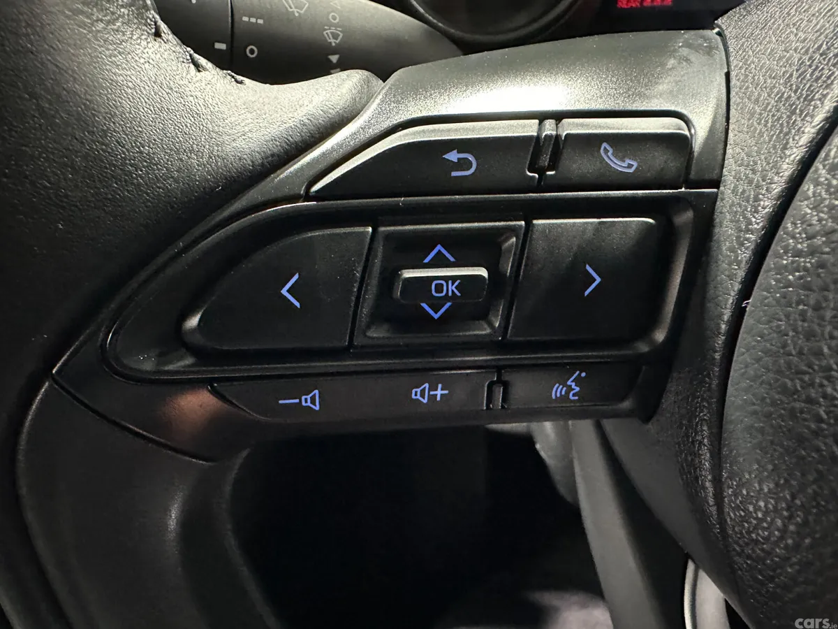 Toyota Yaris Cross Hatchback, Petrol Hybrid, 2020, Blue