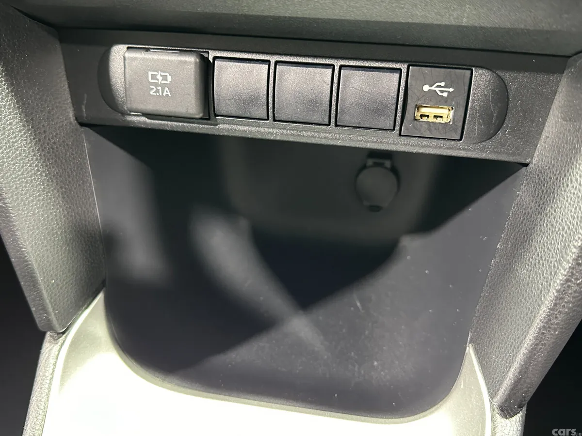 Toyota Yaris Cross Hatchback, Petrol Hybrid, 2020, Blue