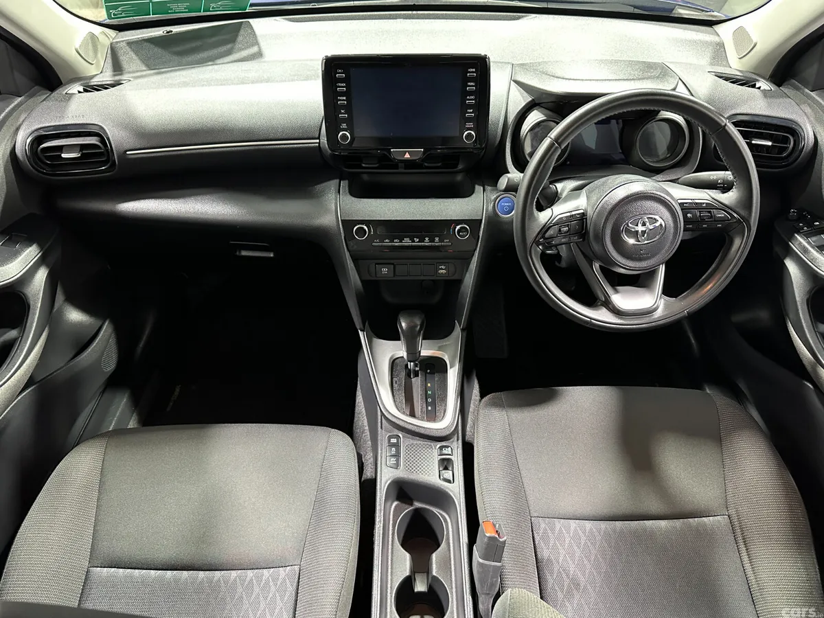 Toyota Yaris Cross Hatchback, Petrol Hybrid, 2020, Blue
