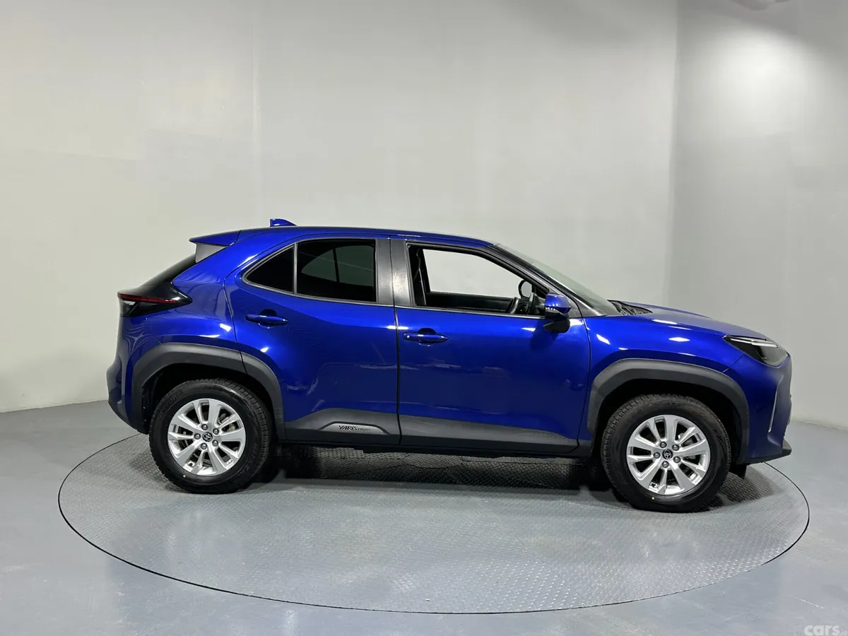 Toyota Yaris Cross Hatchback, Petrol Hybrid, 2020, Blue