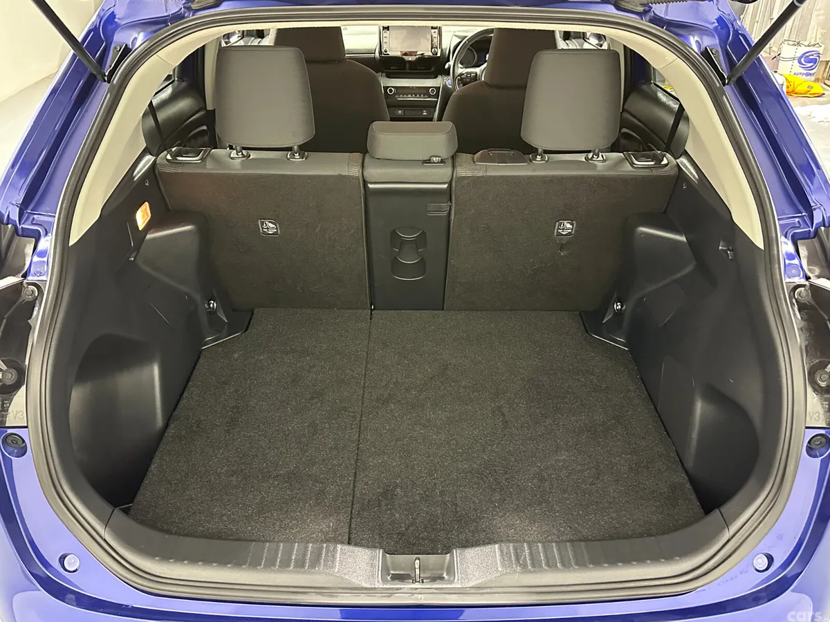 Toyota Yaris Cross Hatchback, Petrol Hybrid, 2020, Blue