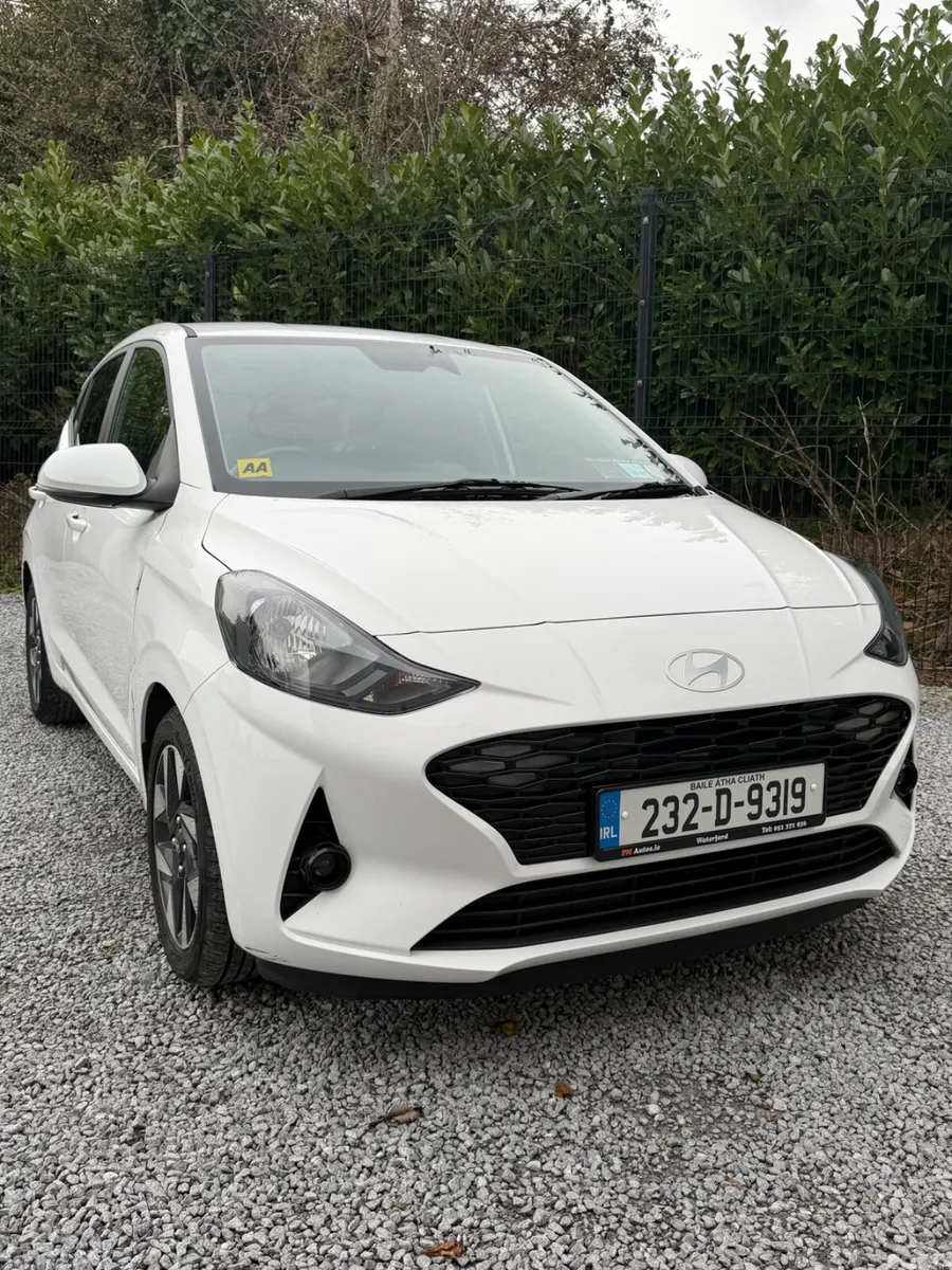 Hyundai i10 Hatchback, Petrol, 2023, White