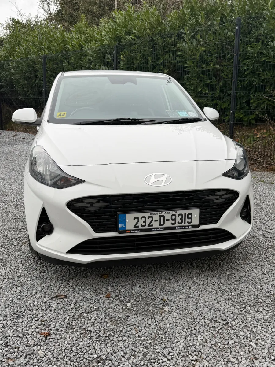 Hyundai i10 Hatchback, Petrol, 2023, White