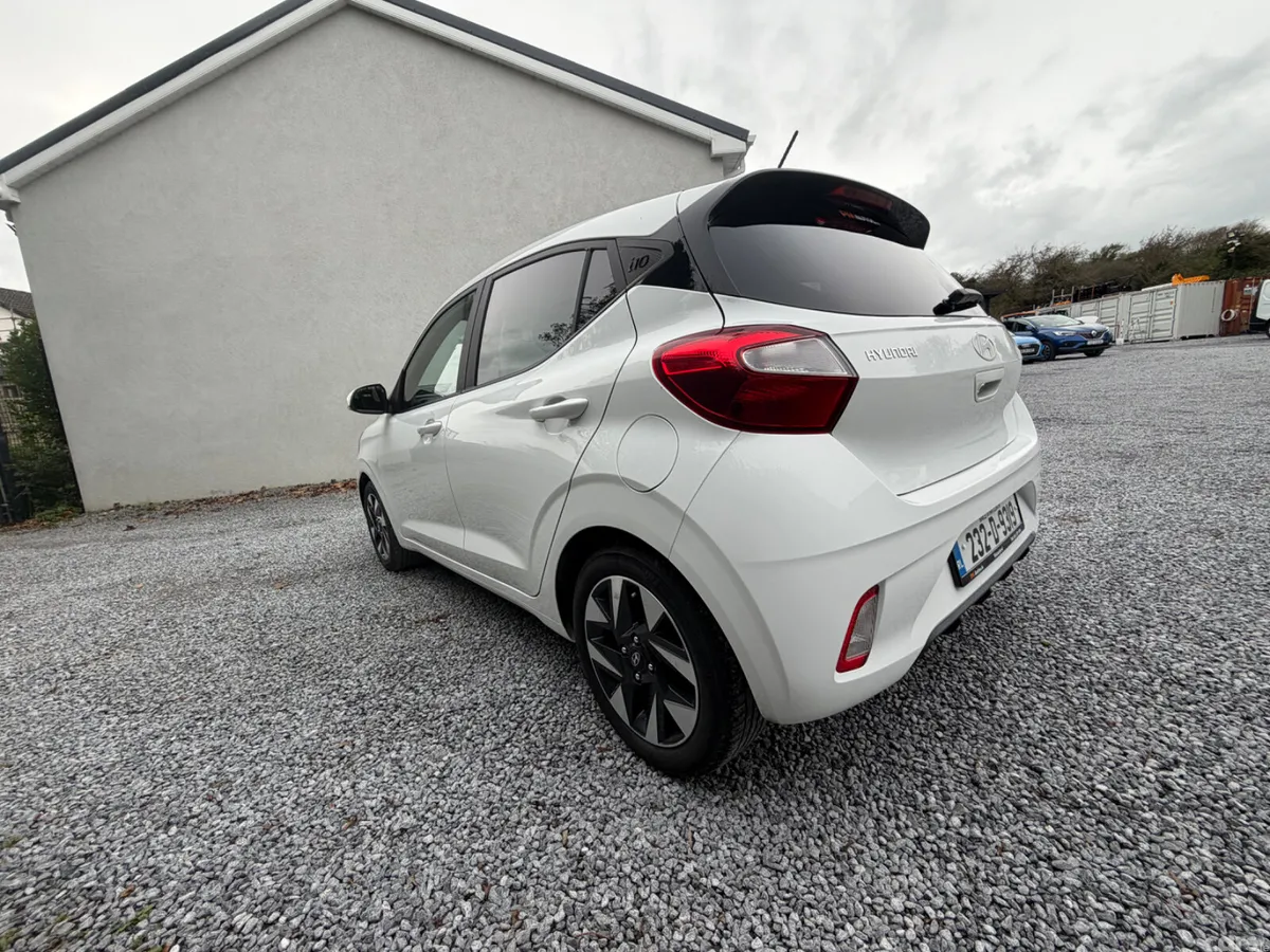 Hyundai i10 Hatchback, Petrol, 2023, White