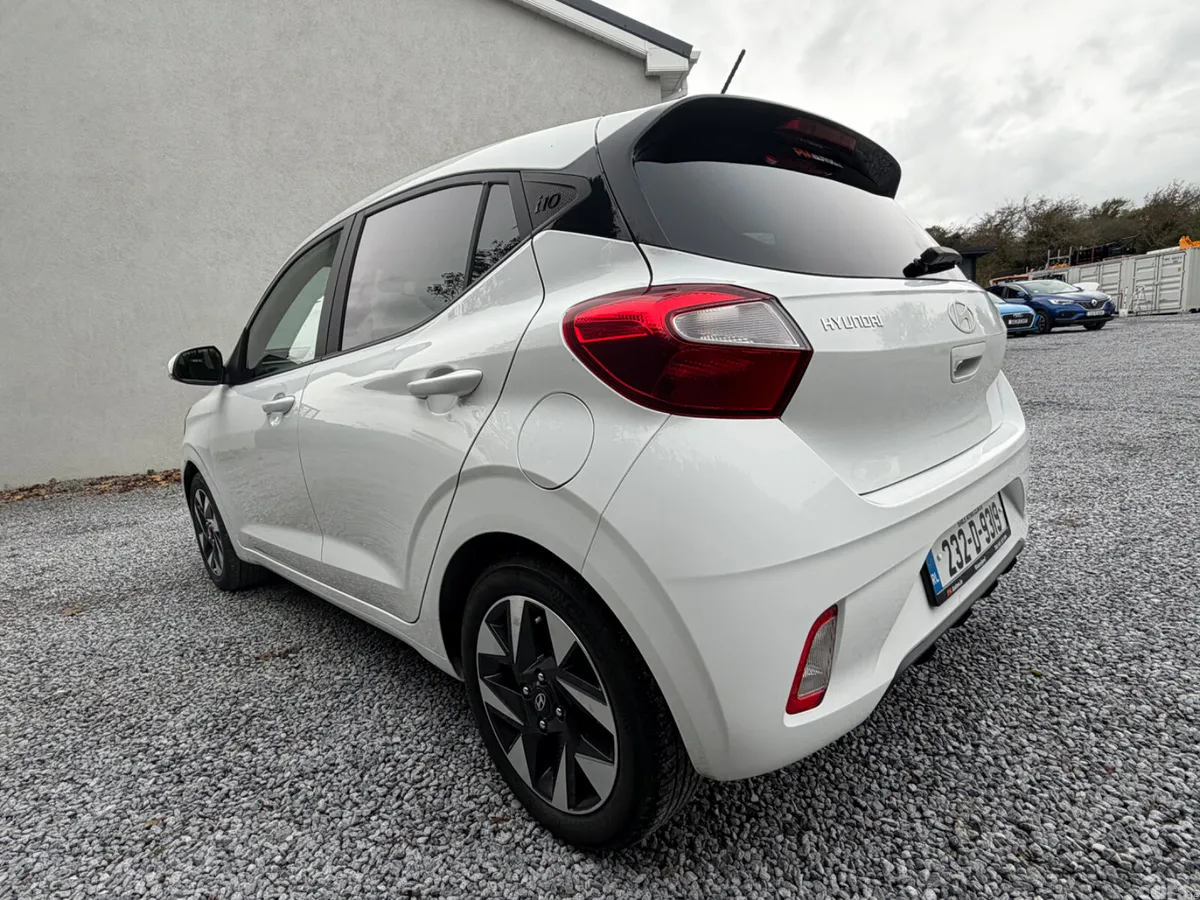 Hyundai i10 Hatchback, Petrol, 2023, White