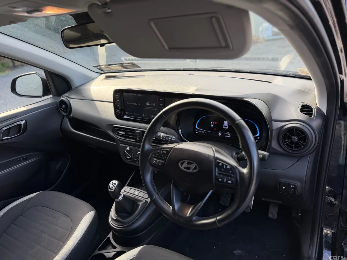 Hyundai i10 Hatchback, Petrol, 2023, White