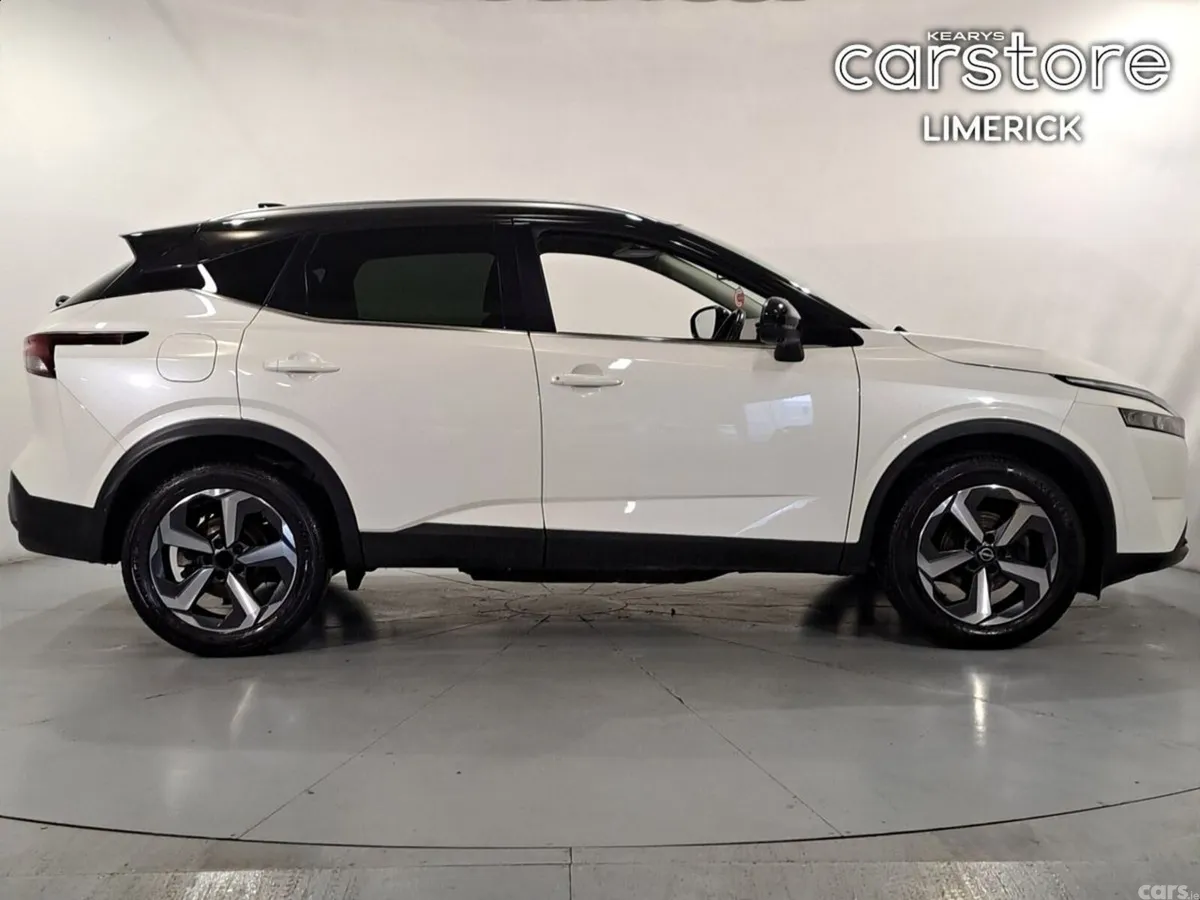Nissan Qashqai MPV, Petrol, 2023, White