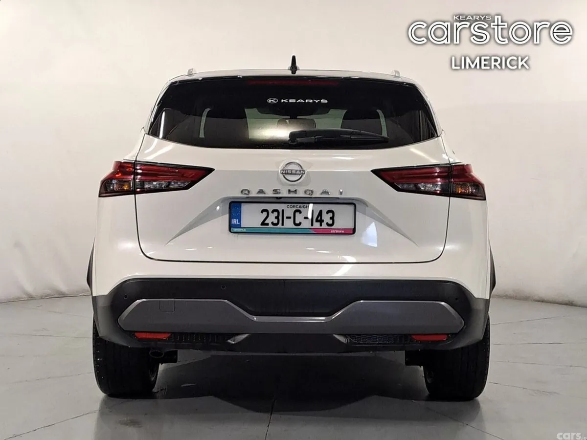Nissan Qashqai MPV, Petrol, 2023, White