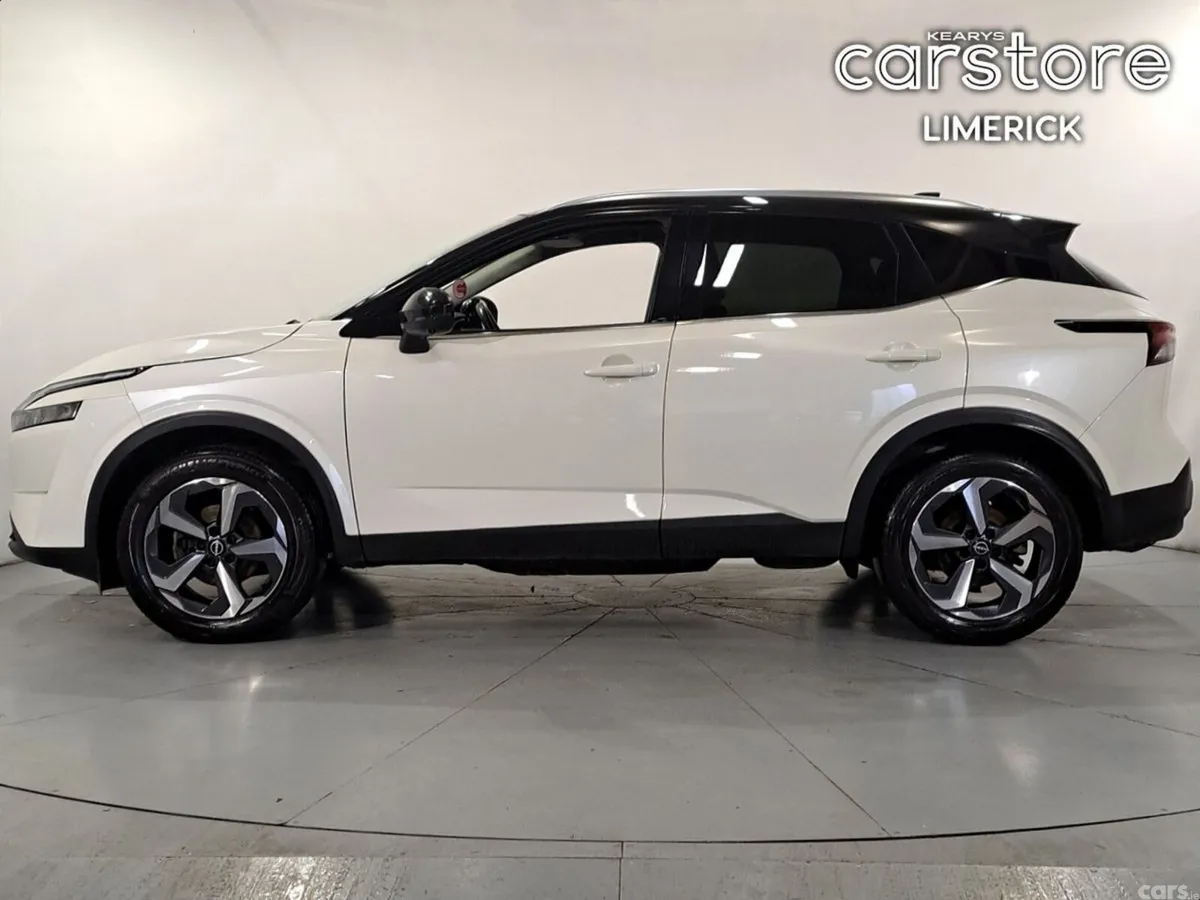 Nissan Qashqai MPV, Petrol, 2023, White