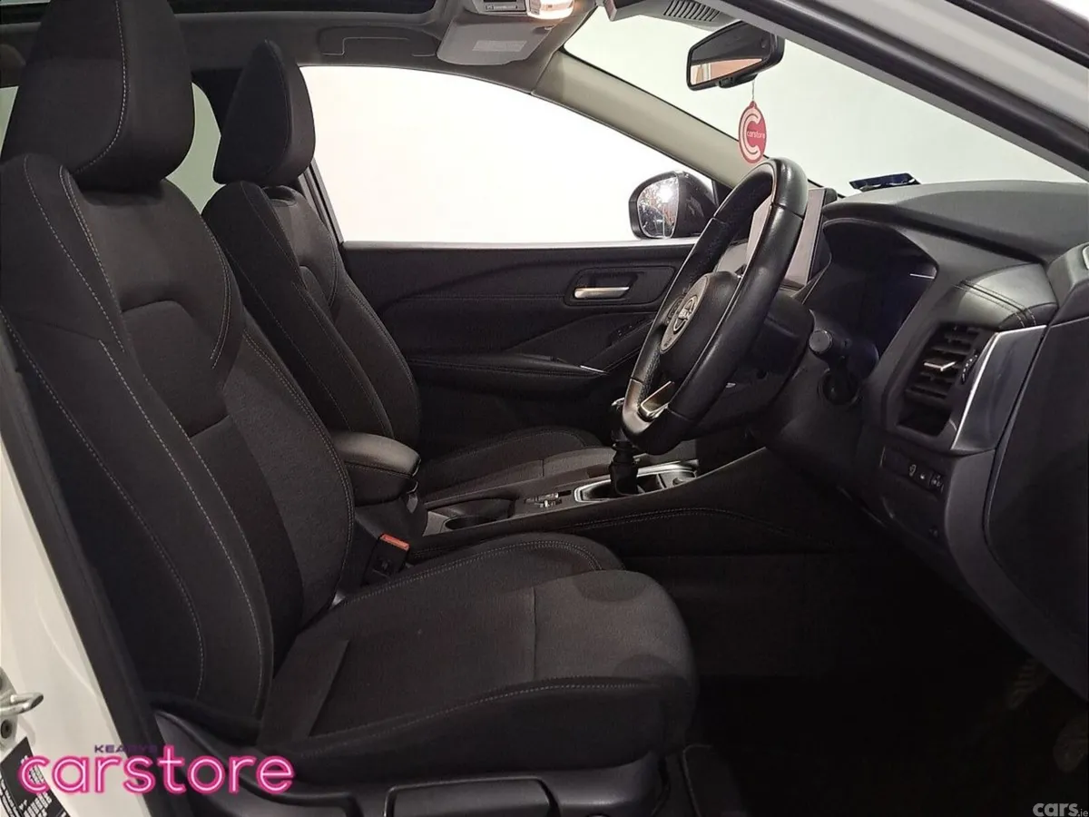 Nissan Qashqai MPV, Petrol, 2023, White