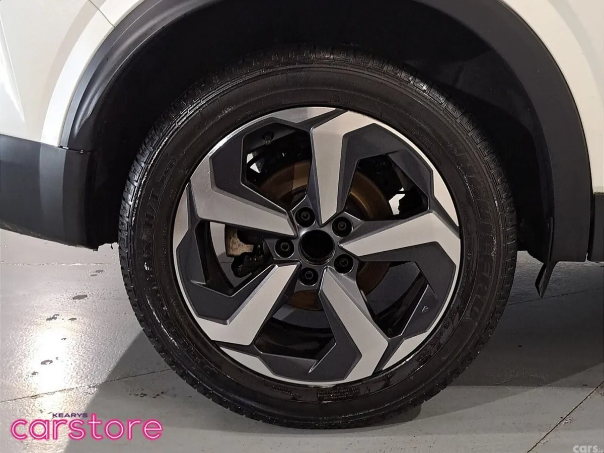 Nissan Qashqai MPV, Petrol, 2023, White