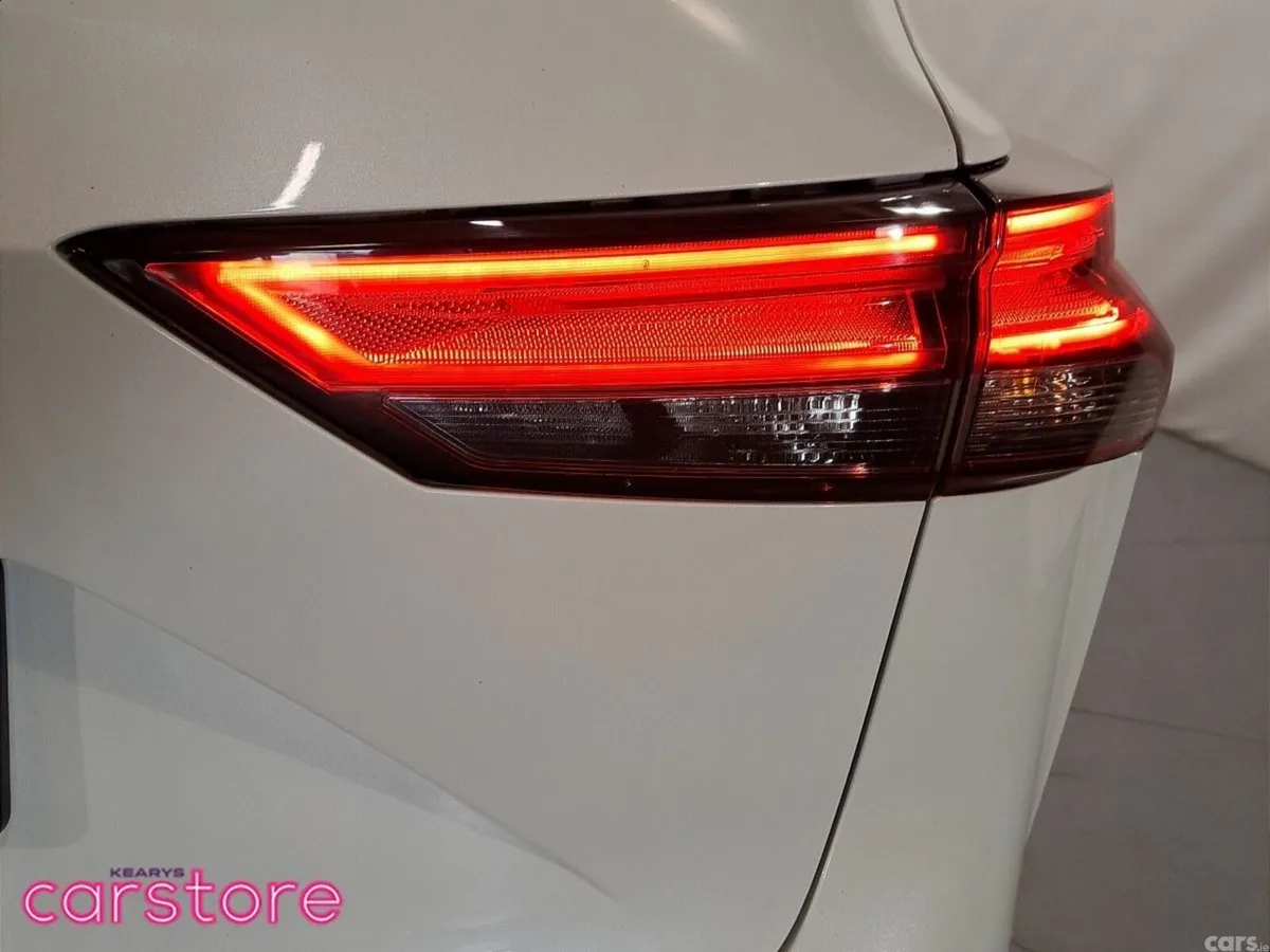 Nissan Qashqai MPV, Petrol, 2023, White