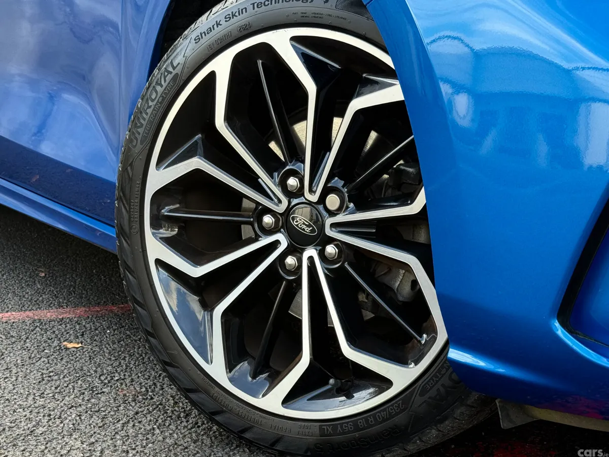 Ford Focus Hatchback, Diesel, 2020, Blue