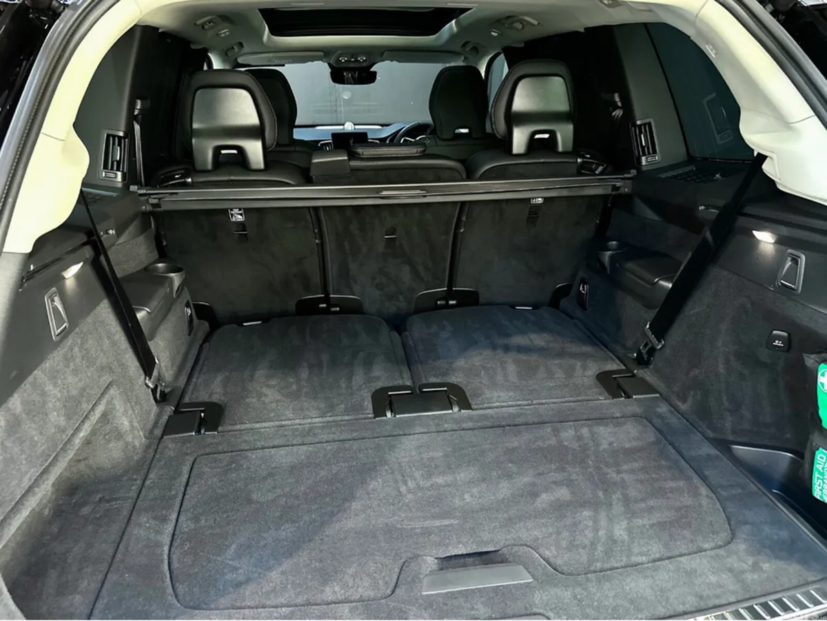 Volvo XC90 SUV, Petrol Plug-in Hybrid, 2026, Black