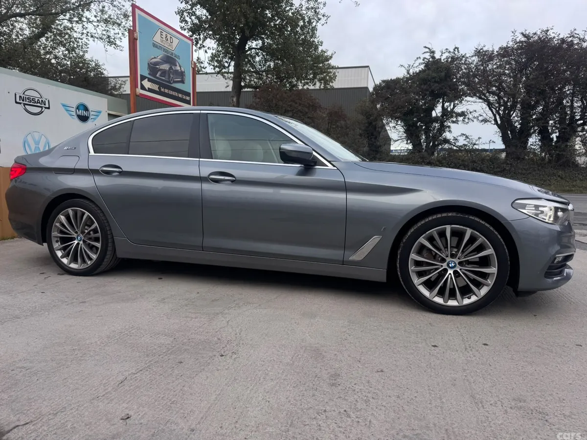 BMW 5-Series Saloon, Petrol Plug-in Hybrid, 2017, Blue